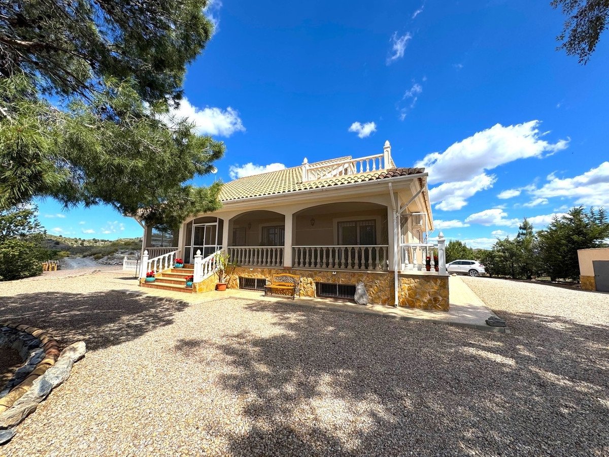5 Bed Detached Villa in Puerto Lumbreras