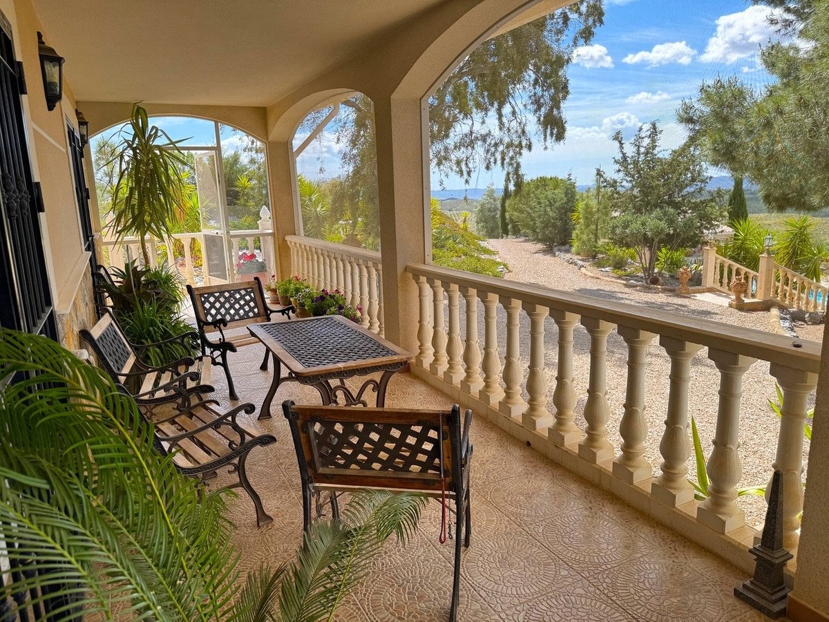 5 Bed Detached Villa in Puerto Lumbreras
