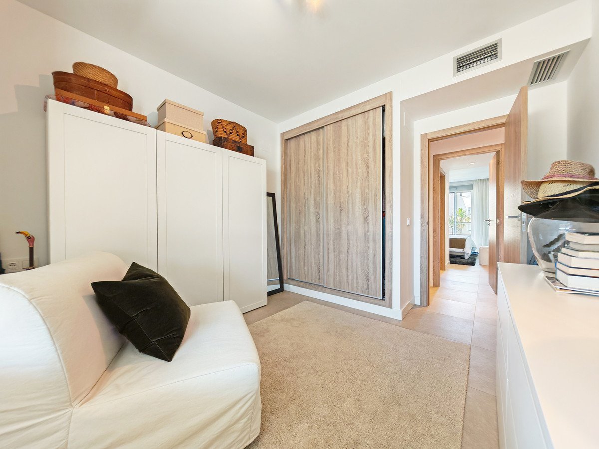 2 Bed Middle Floor Apartment in La Cala de Mijas