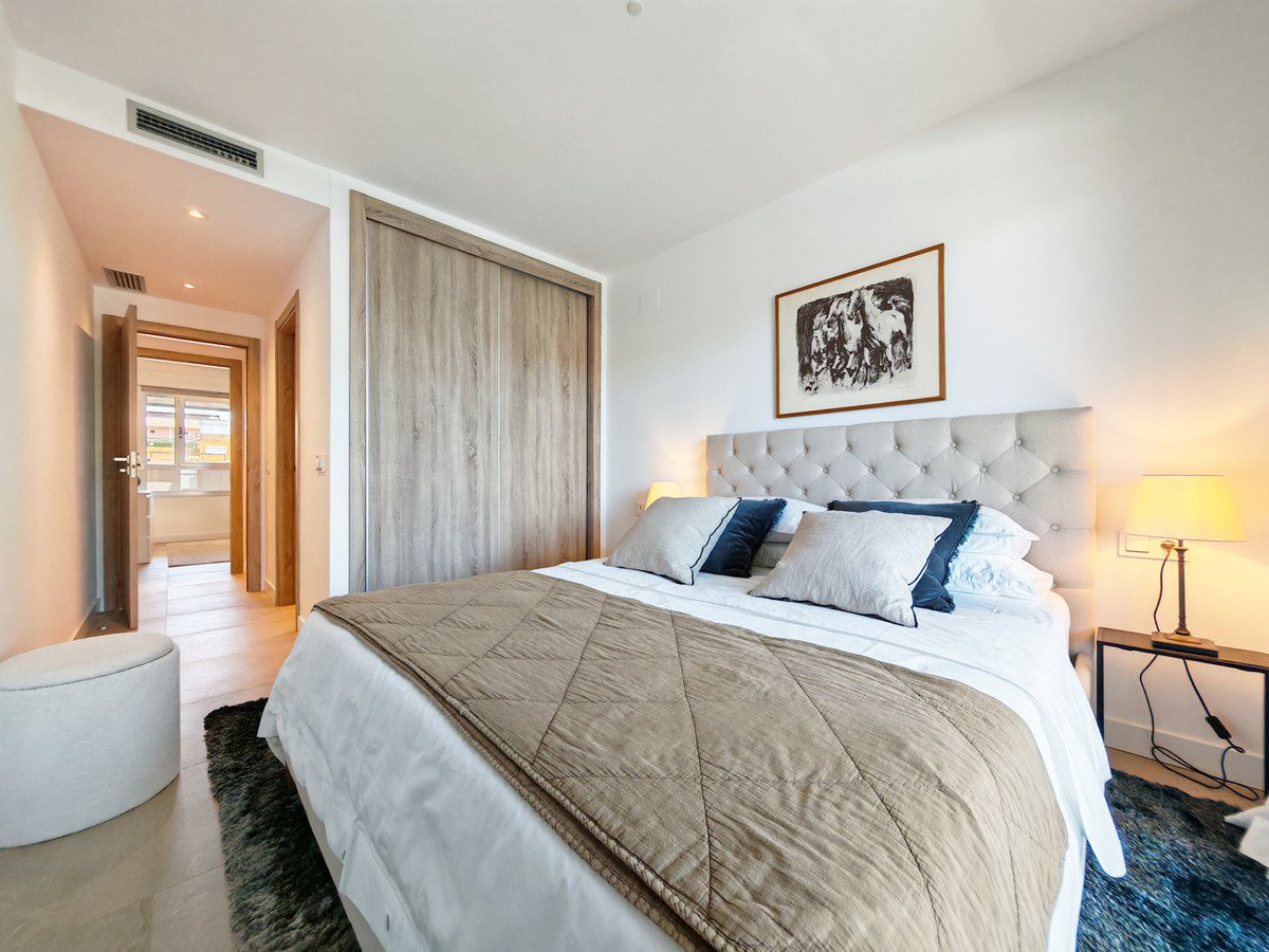 2 Bed Middle Floor Apartment in La Cala de Mijas