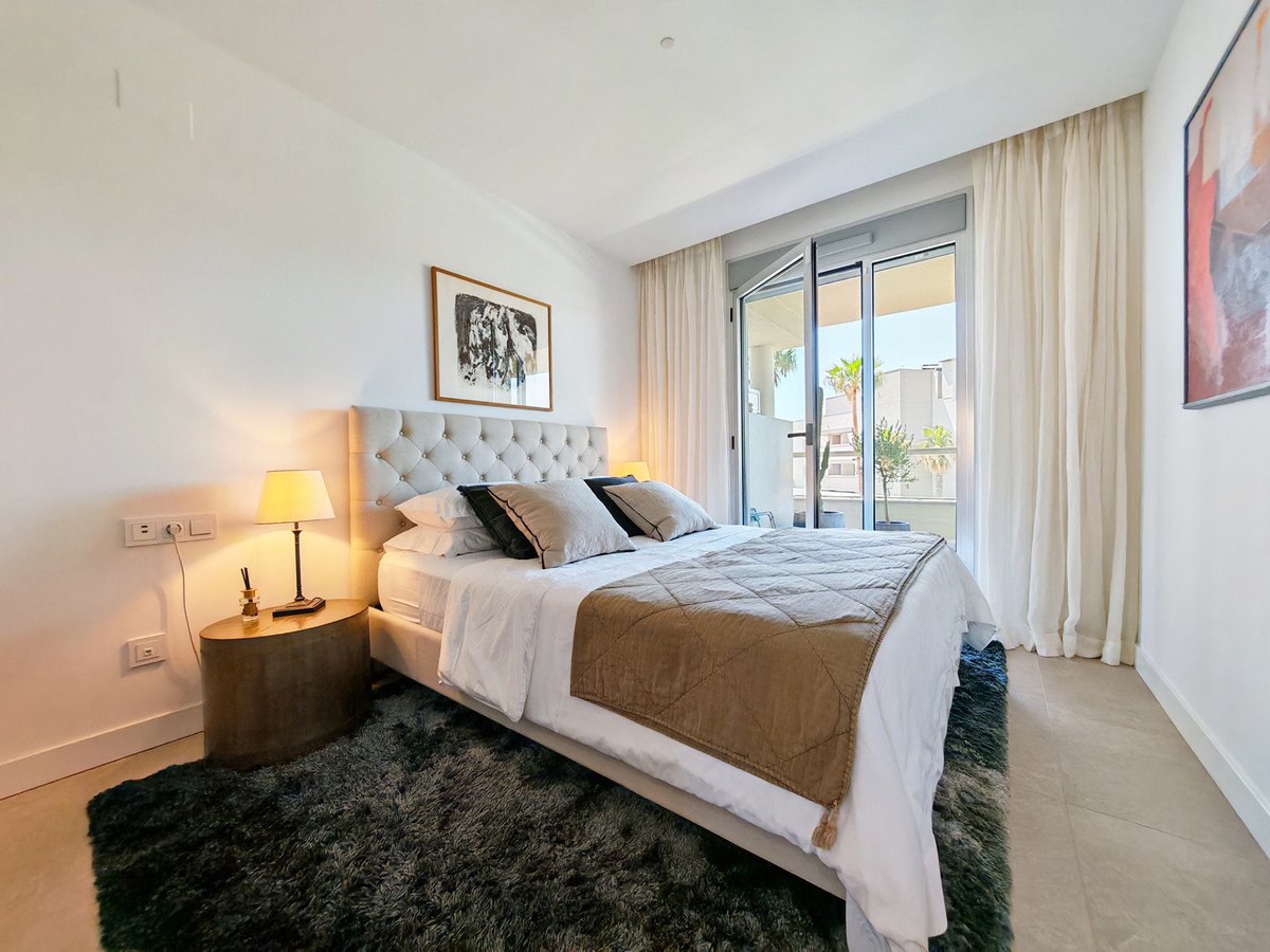 2 Bed Middle Floor Apartment in La Cala de Mijas