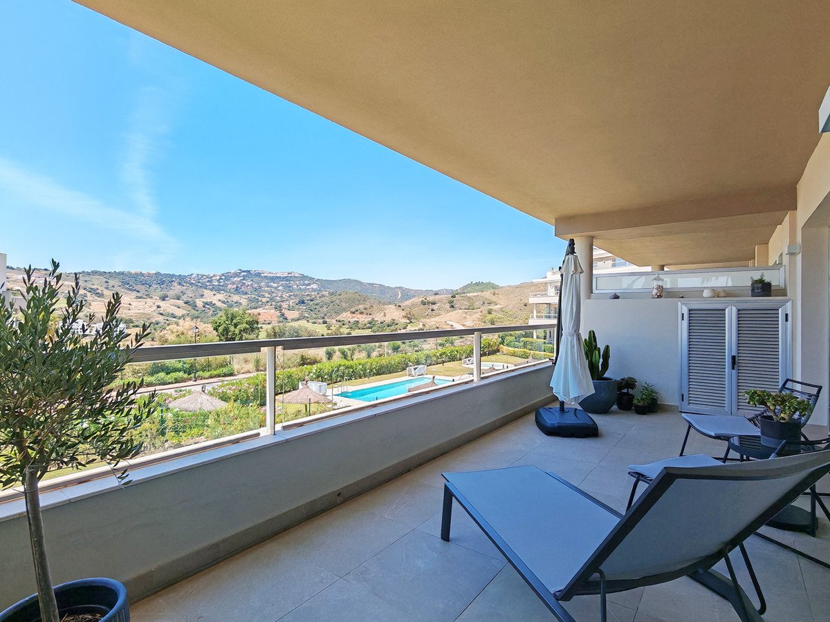 2 Bed Middle Floor Apartment in La Cala de Mijas