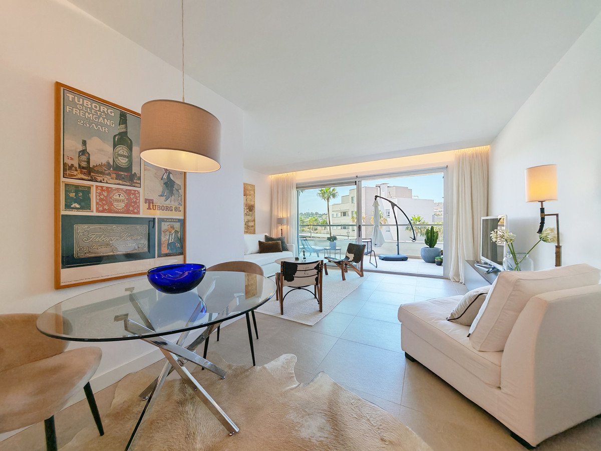 2 Bed Middle Floor Apartment in La Cala de Mijas