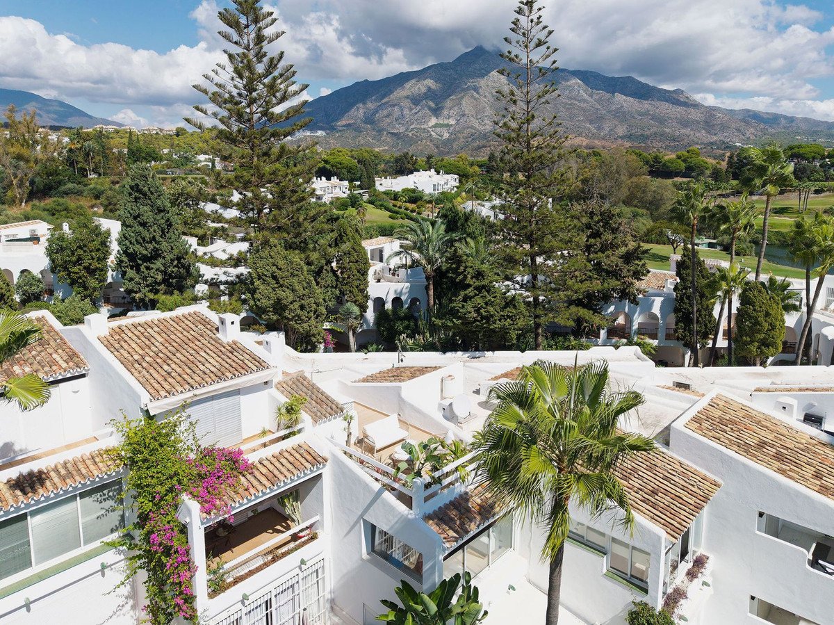 2 Bed Penthouse Duplex in Nueva Andalucía