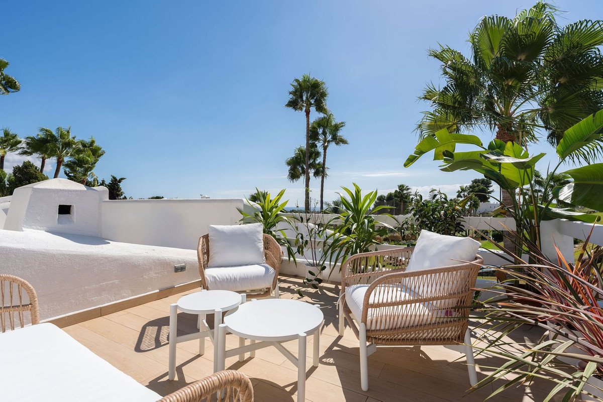 2 Bed Penthouse Duplex in Nueva Andalucía