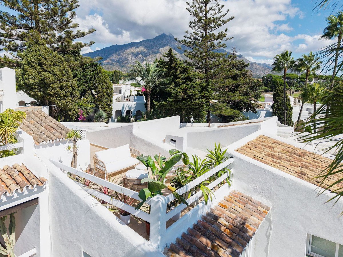 2 Bed Penthouse Duplex in Nueva Andalucía