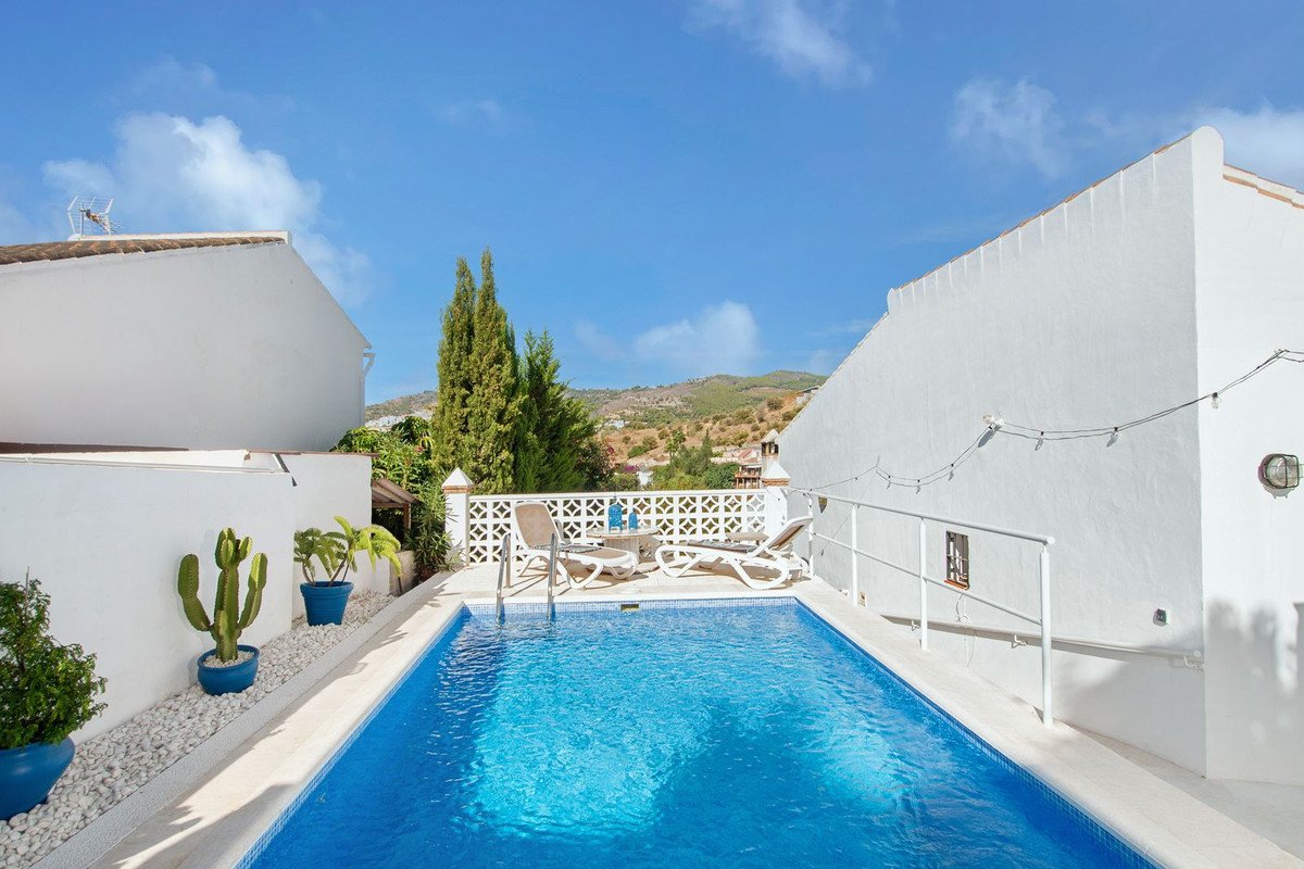 3 Bed Detached Villa in La Herradura