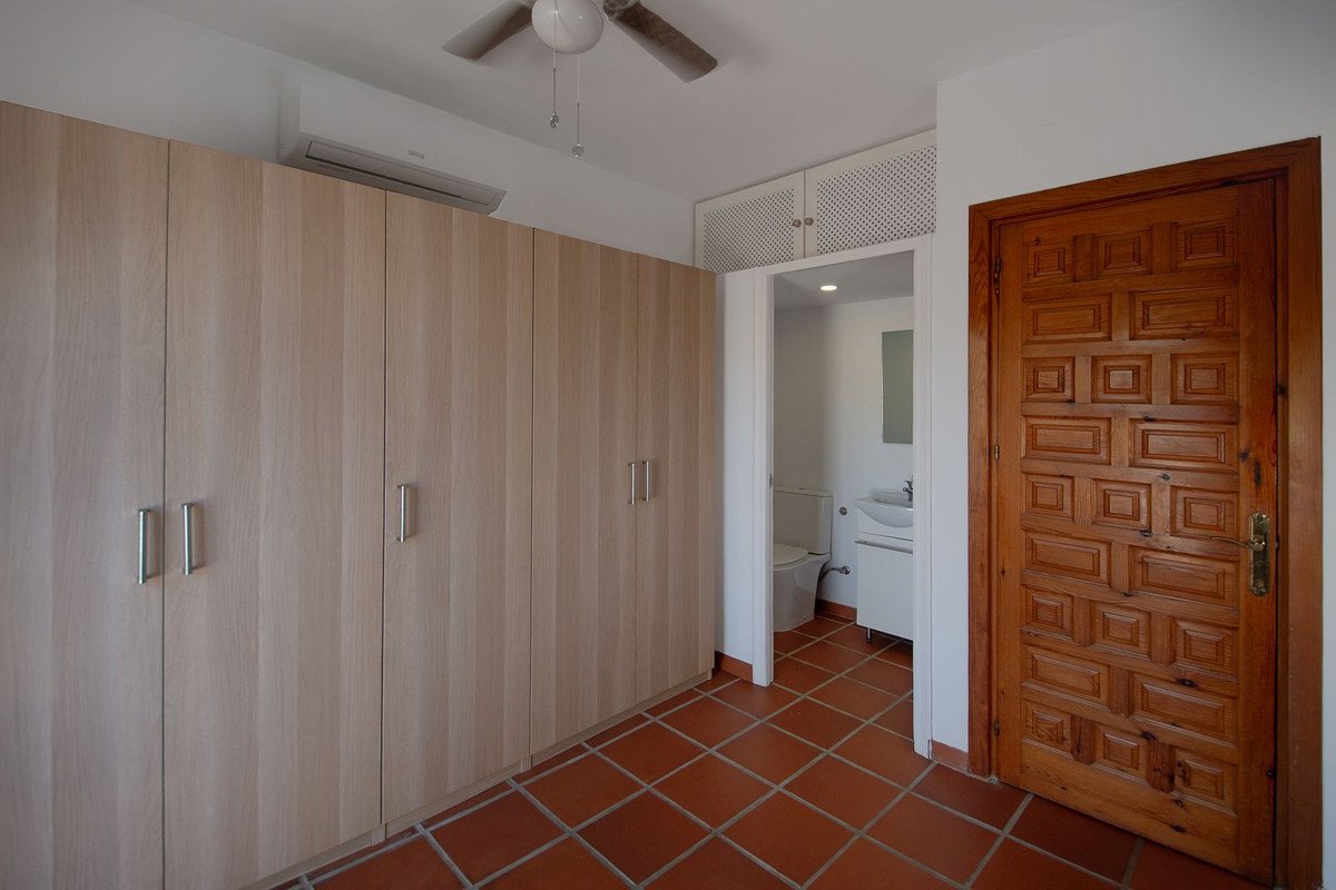 3 Bed Detached Villa in La Herradura