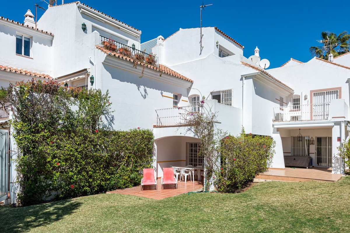 4 Bed Townhouse in Atalaya