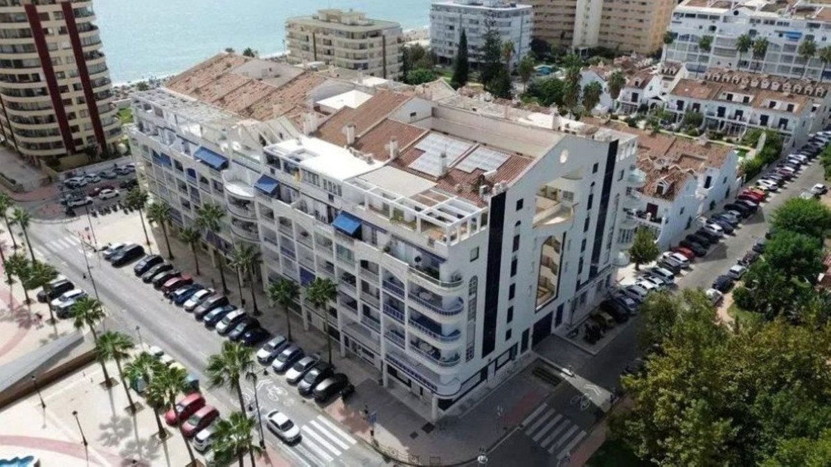 3 Bed Middle Floor Apartment in Fuengirola