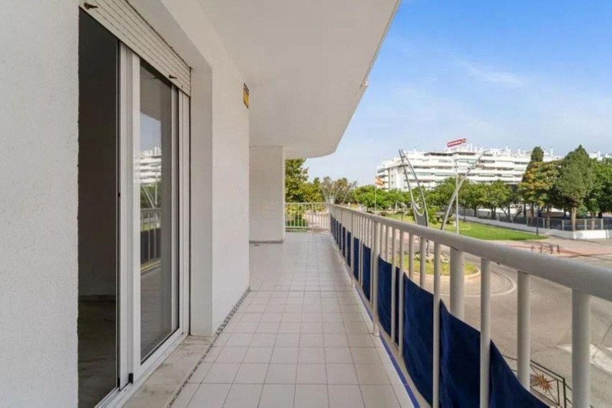 3 Bed Middle Floor Apartment in Fuengirola
