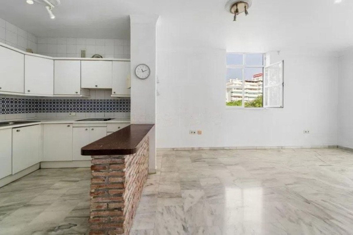 3 Bed Middle Floor Apartment in Fuengirola