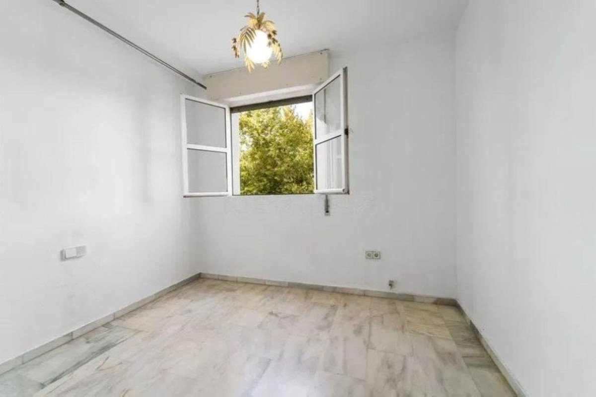 3 Bed Middle Floor Apartment in Fuengirola