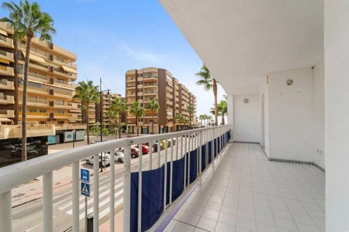 3 Bed Middle Floor Apartment in Fuengirola