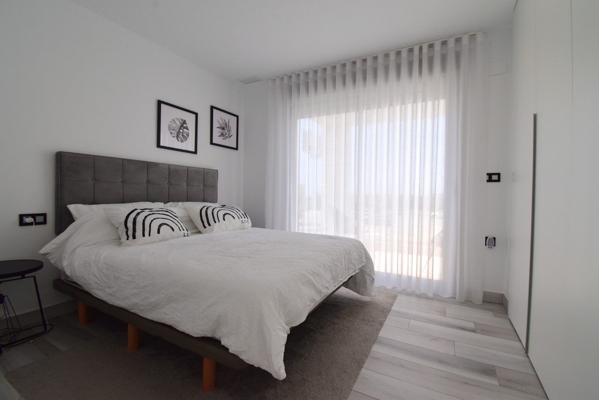 4 Bed Detached Villa in Lomas de Cabo Roig
