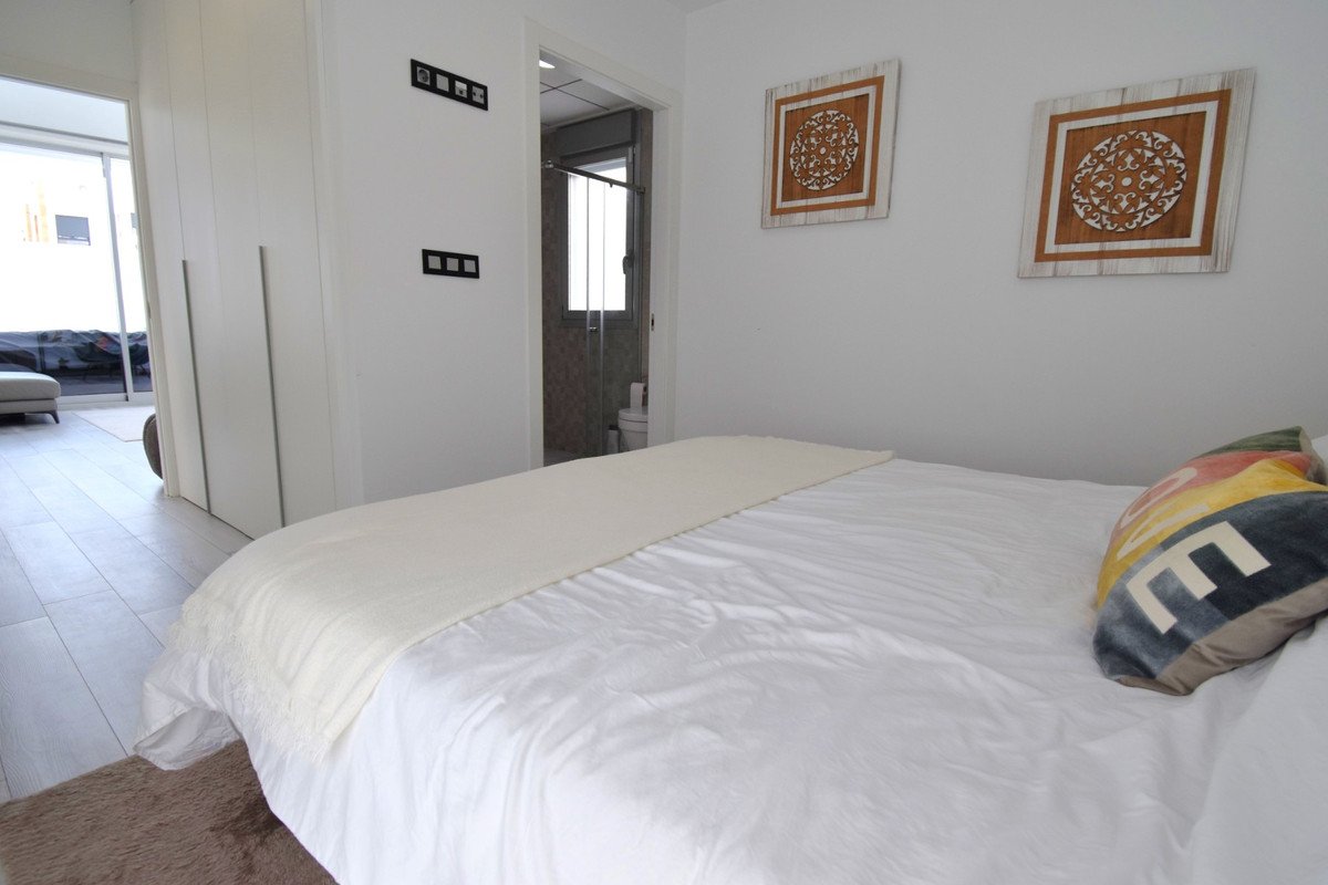 4 Bed Detached Villa in Lomas de Cabo Roig
