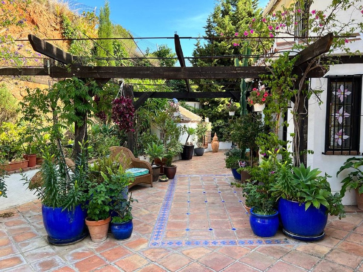 4 Bed Detached Villa in Mijas