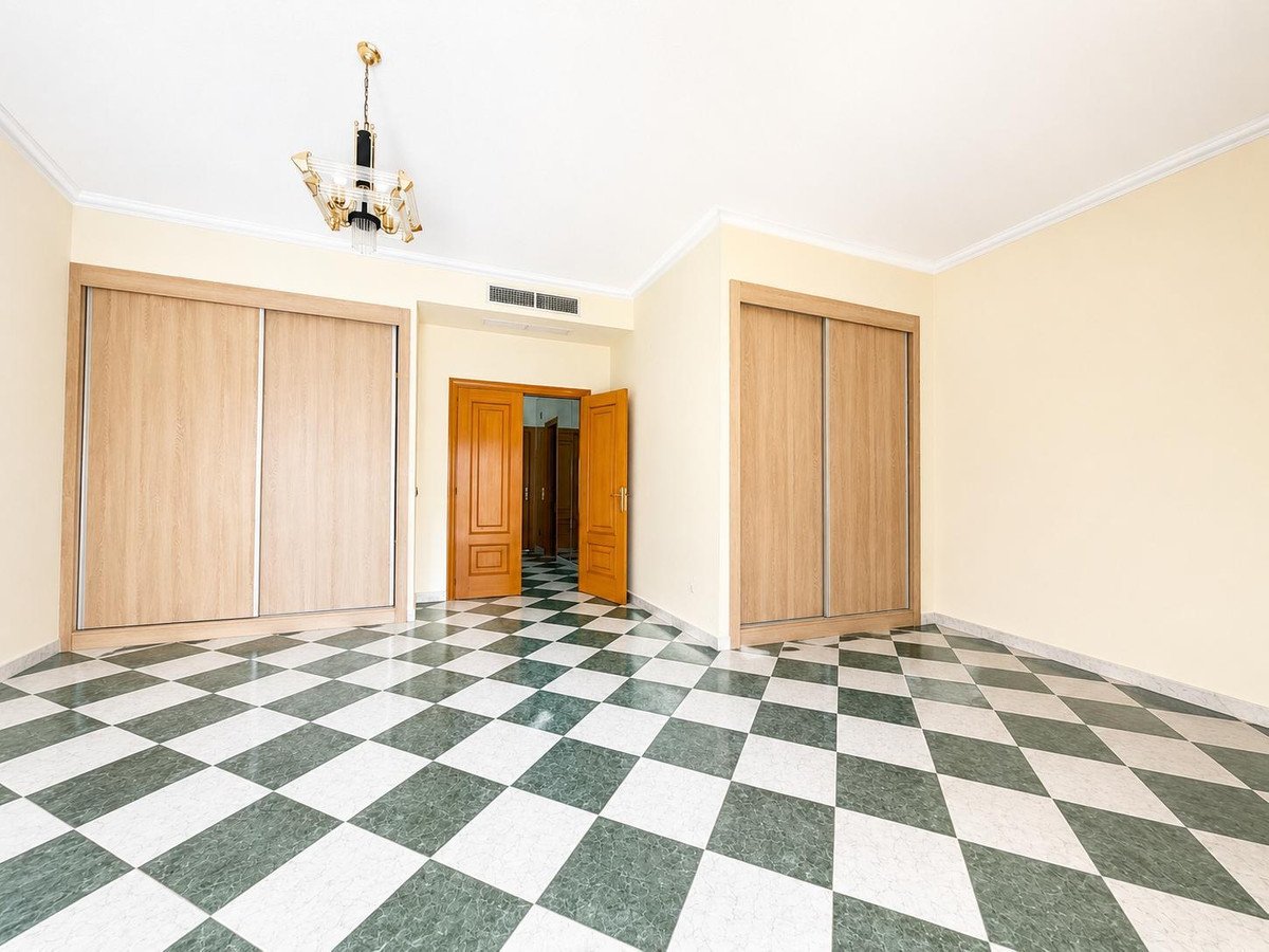 4 Bed Ground Floor Apartment in Torremolinos