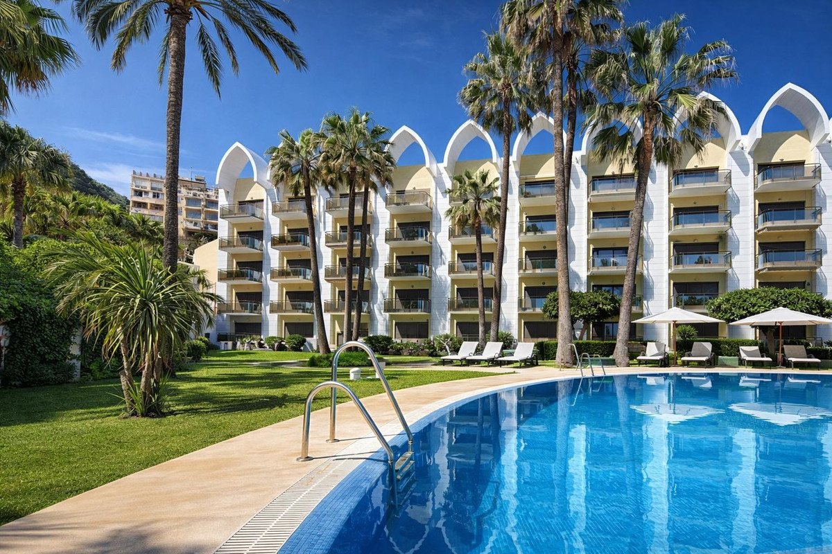 4 Bed Ground Floor Apartment in Torremolinos