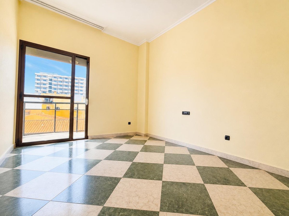 4 Bed Ground Floor Apartment in Torremolinos