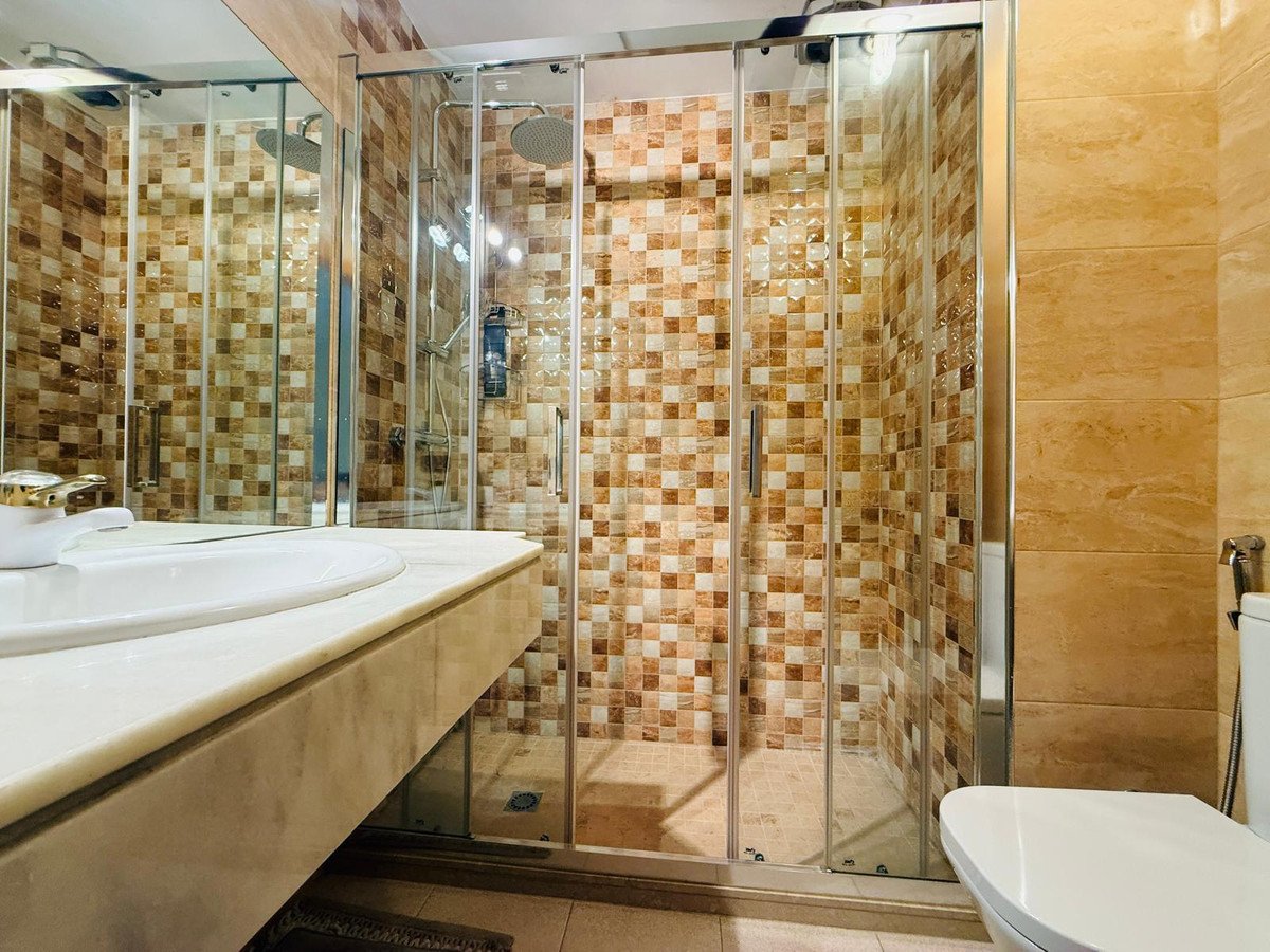 4 Bed Ground Floor Apartment in Torremolinos