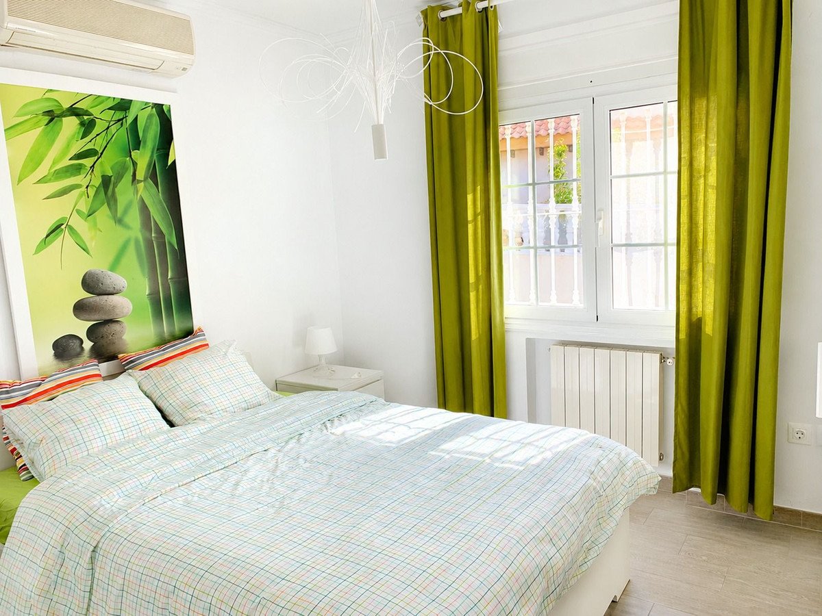 4 Bed Detached Villa in La Zenia