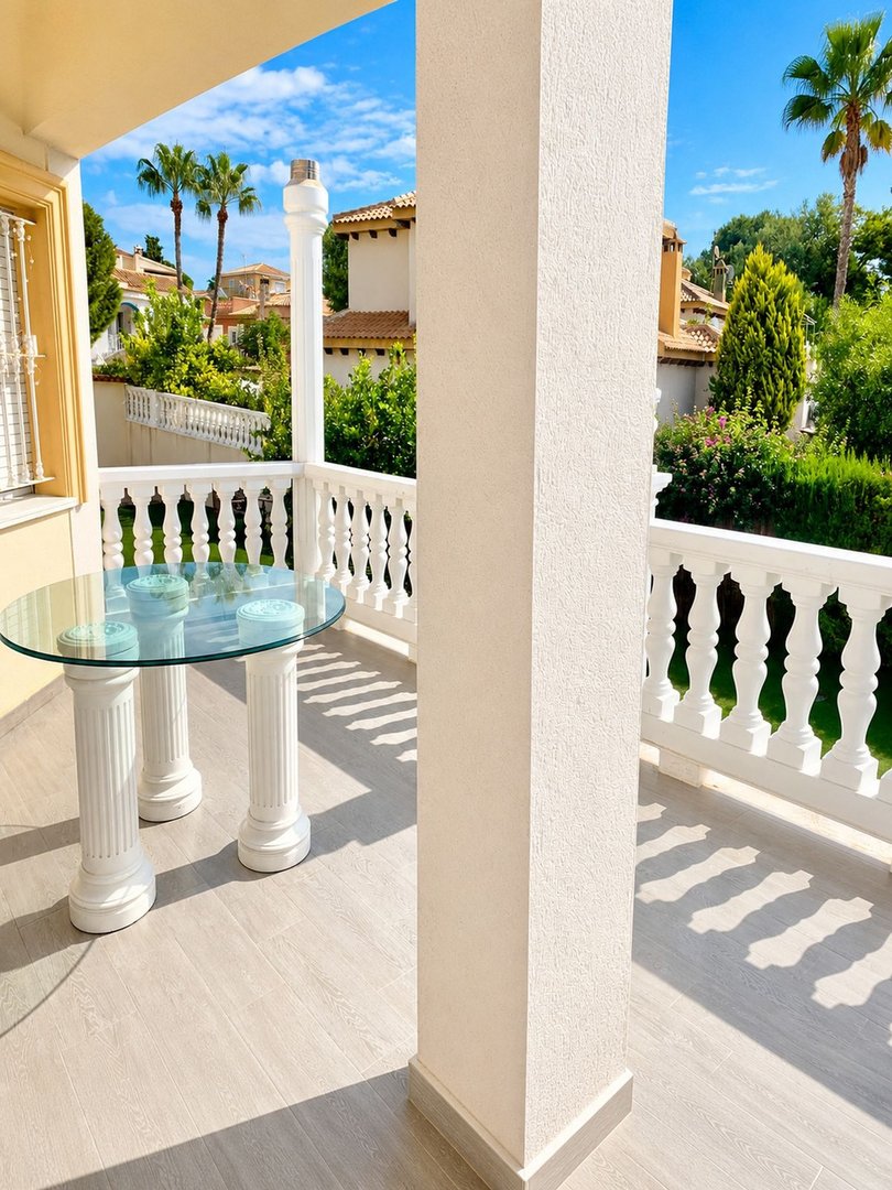 4 Bed Detached Villa in La Zenia
