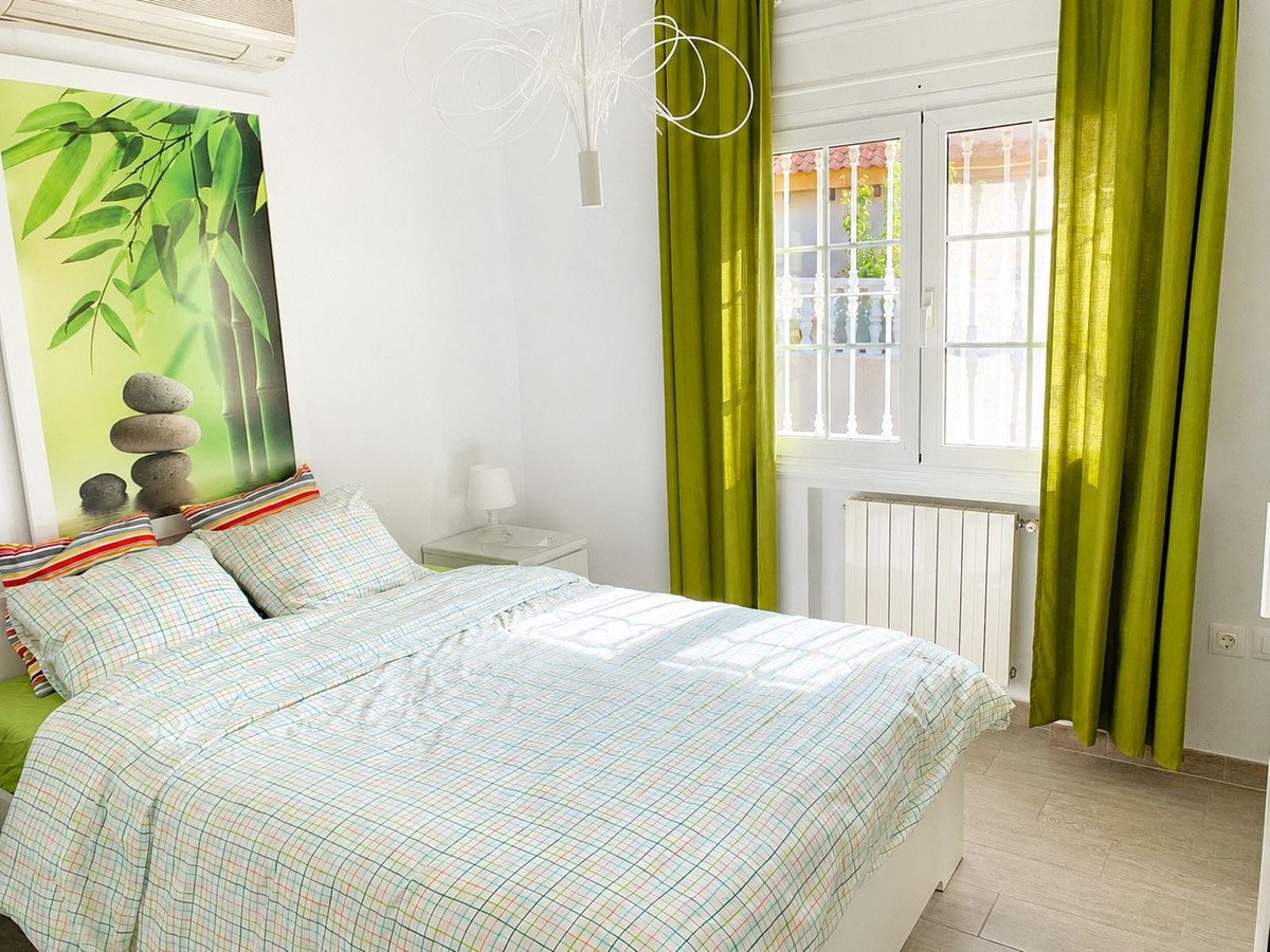 4 Bed Detached Villa in La Zenia