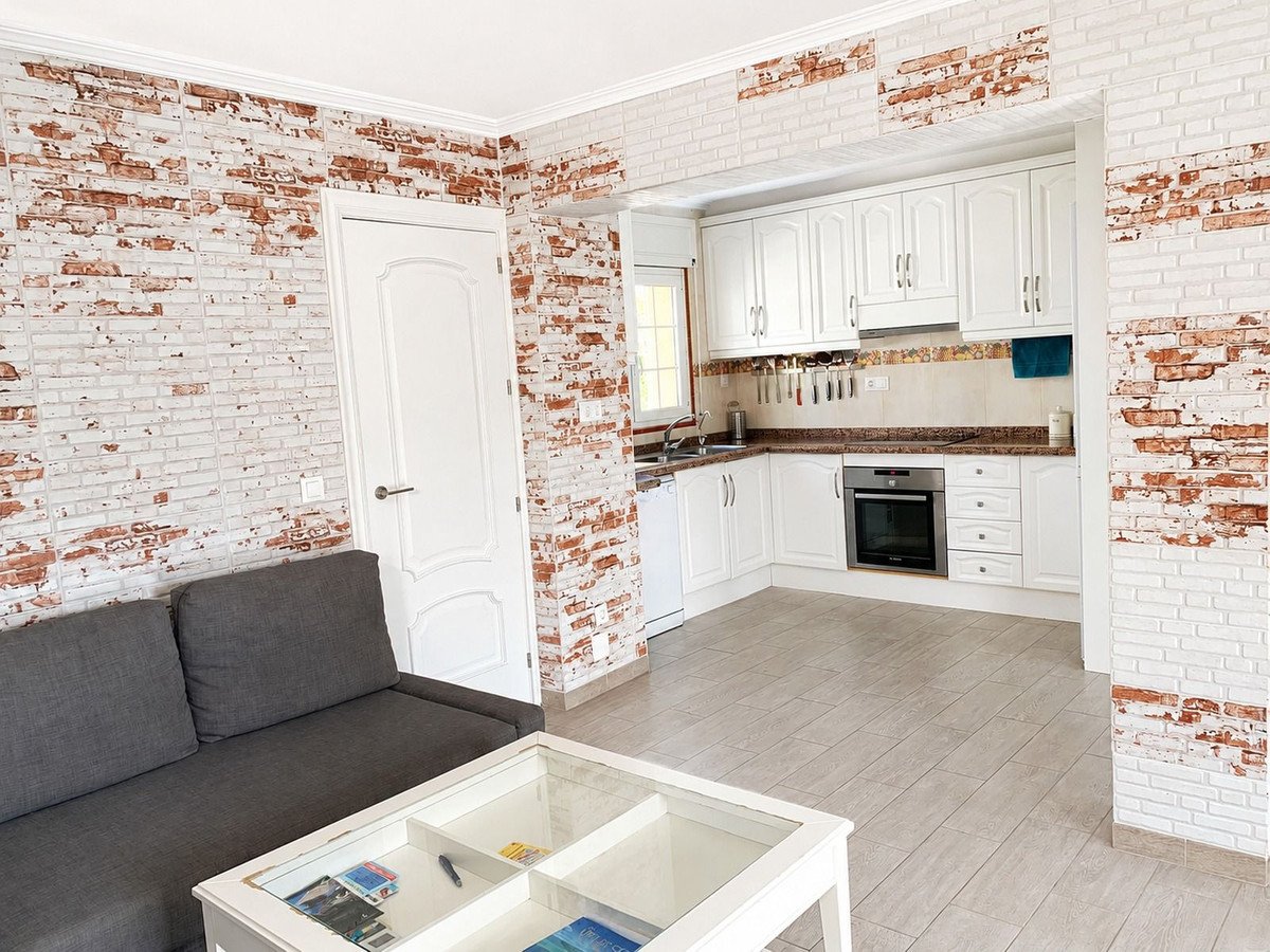4 Bed Detached Villa in La Zenia