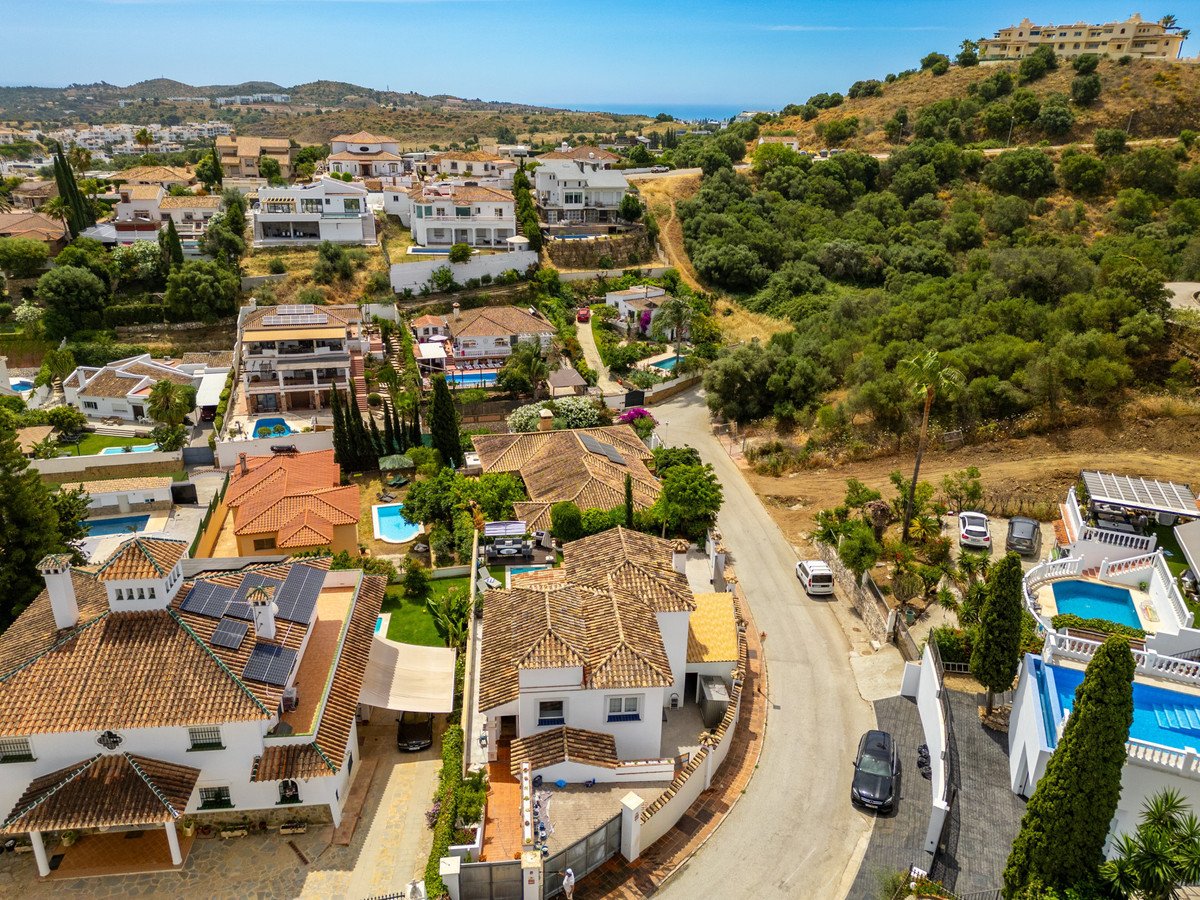 4 Bed Detached Villa in Cerros del Aguila