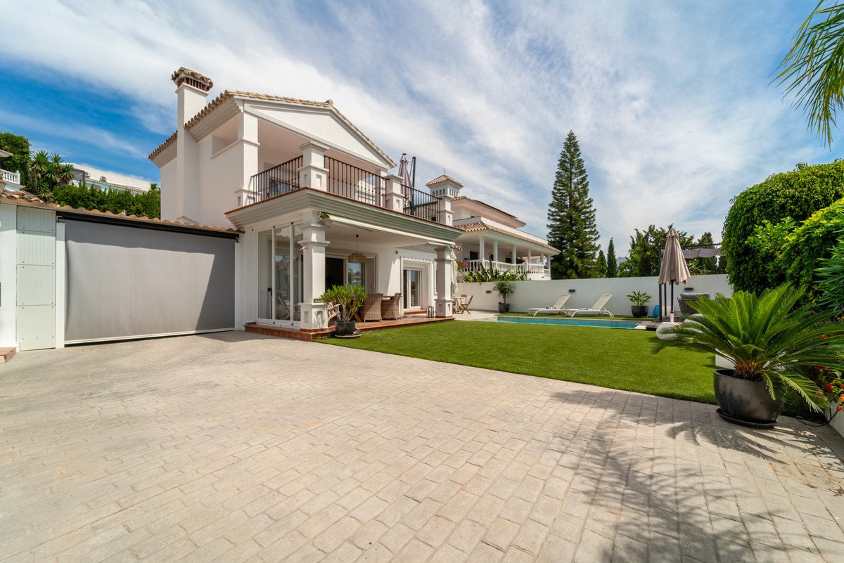 4 Bed Detached Villa in Cerros del Aguila