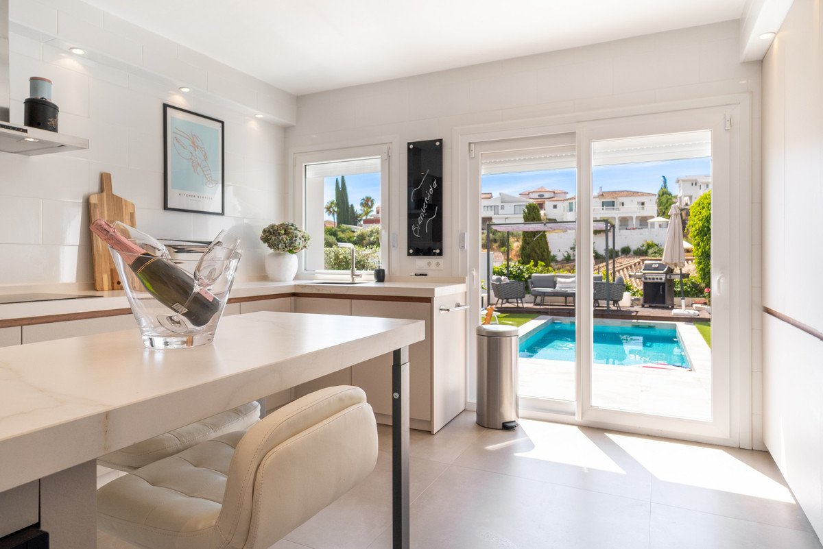 4 Bed Detached Villa in Cerros del Aguila