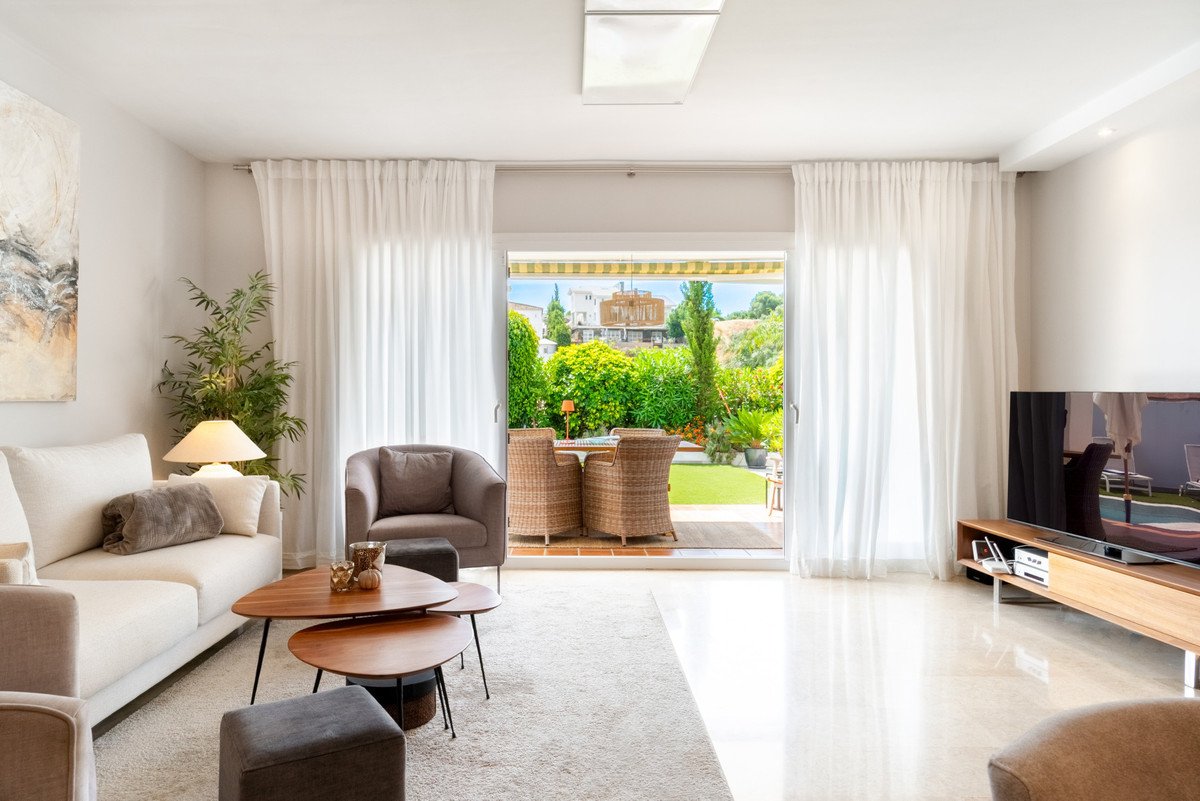 4 Bed Detached Villa in Cerros del Aguila