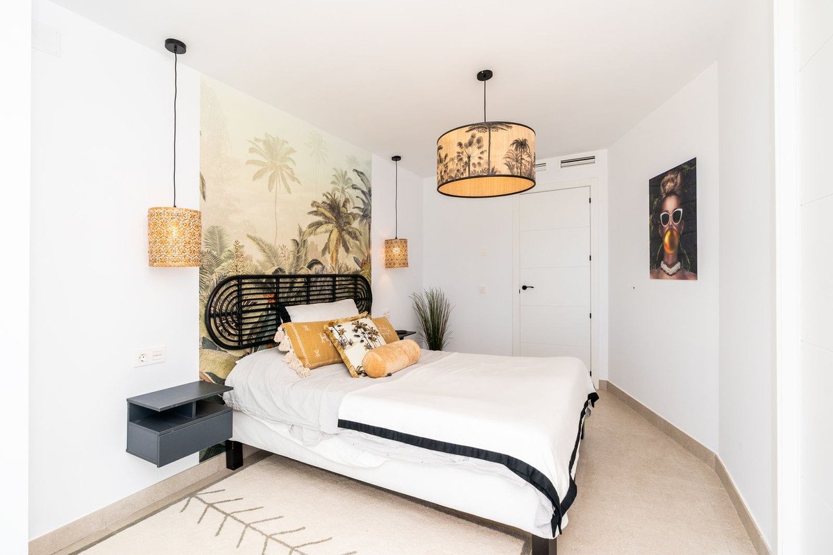 3 Bed Middle Floor Apartment in Torrequebrada