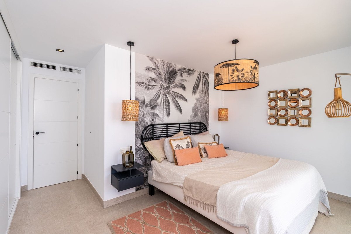 3 Bed Middle Floor Apartment in Torrequebrada