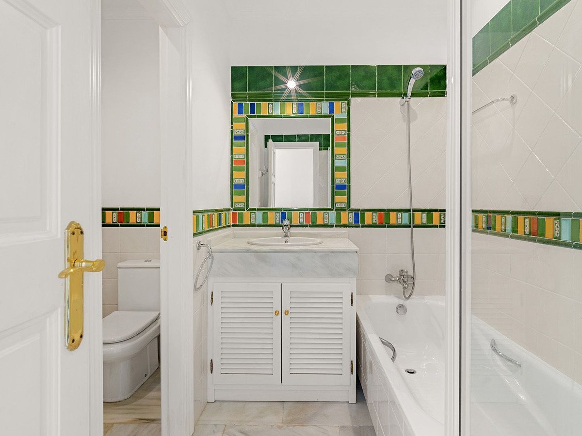 5 Bed Detached Villa in Benahavís
