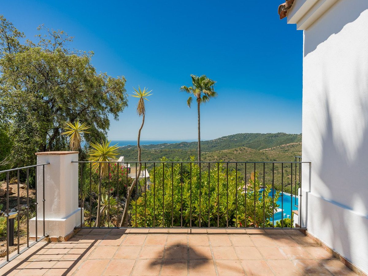 5 Bed Detached Villa in Benahavís