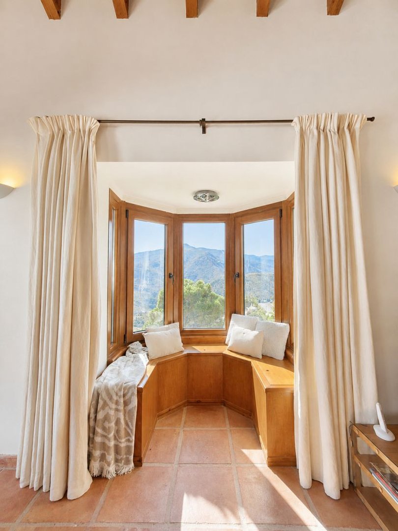 5 Bed Detached Villa in Benahavís