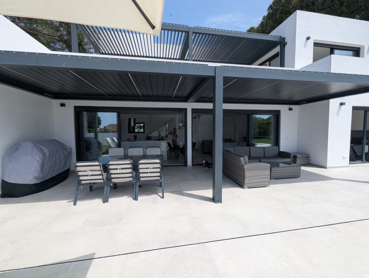 3 Bed Detached Villa in Artola