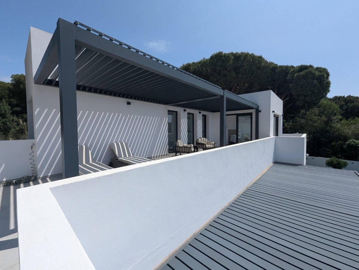 3 Bed Detached Villa in Artola