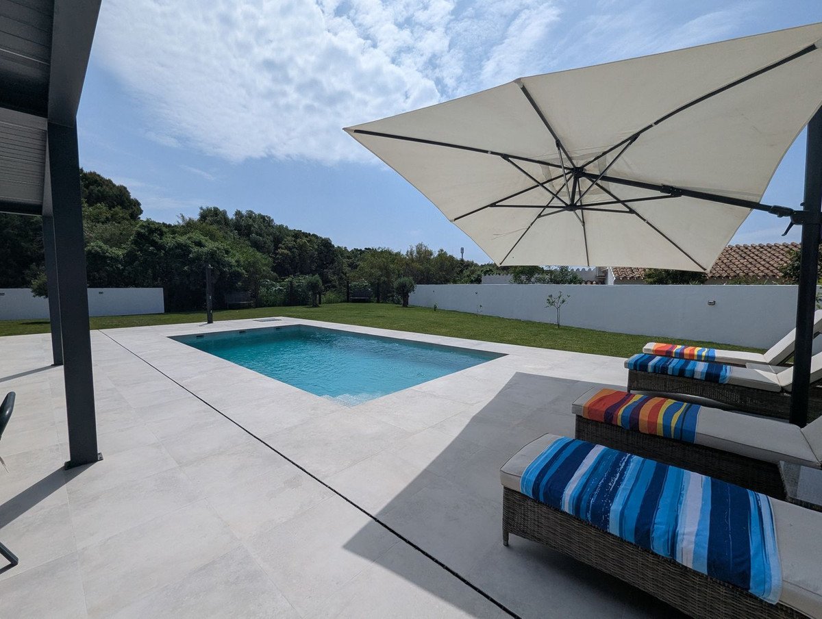 3 Bed Detached Villa in Artola