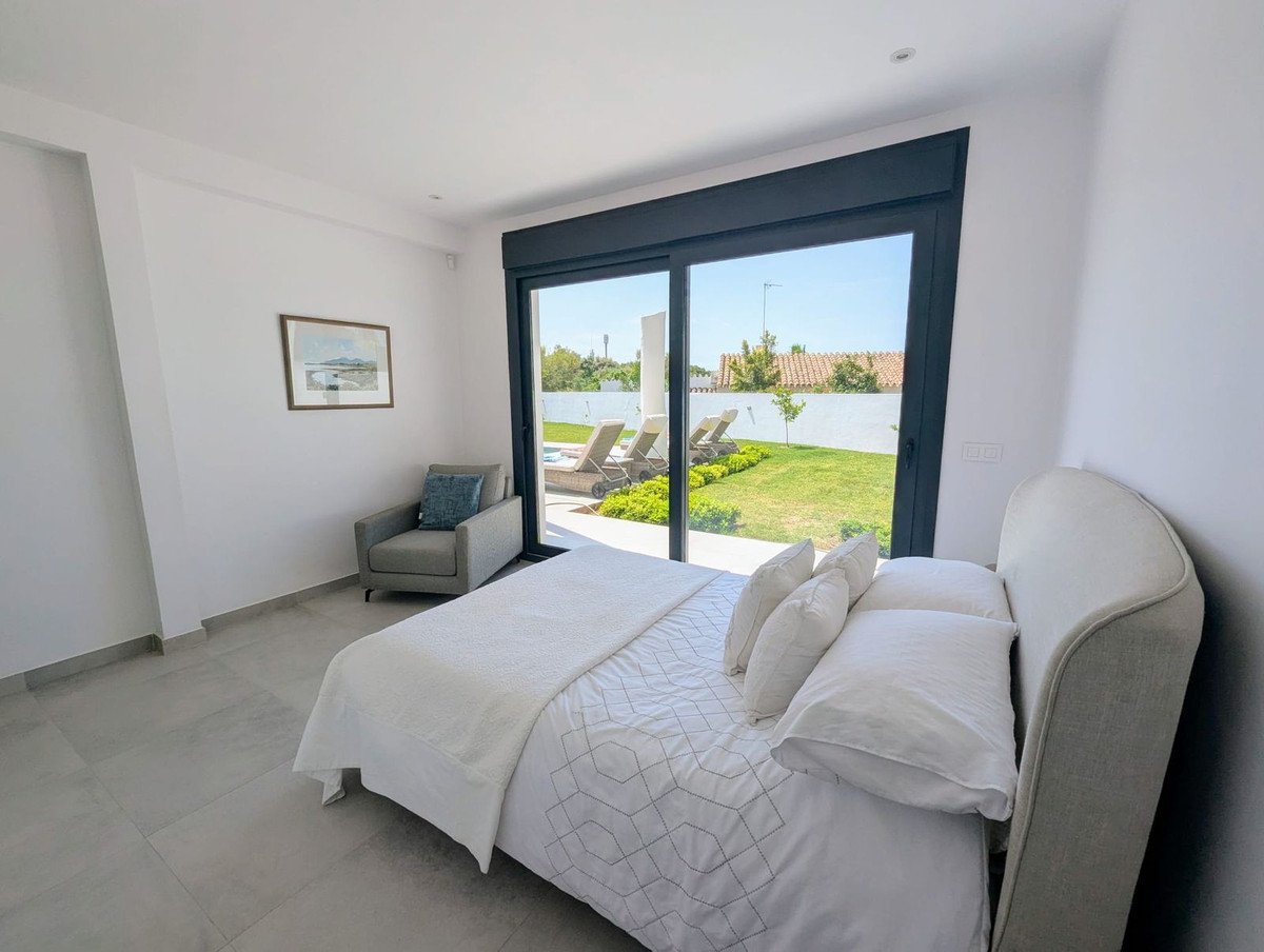 3 Bed Detached Villa in Artola