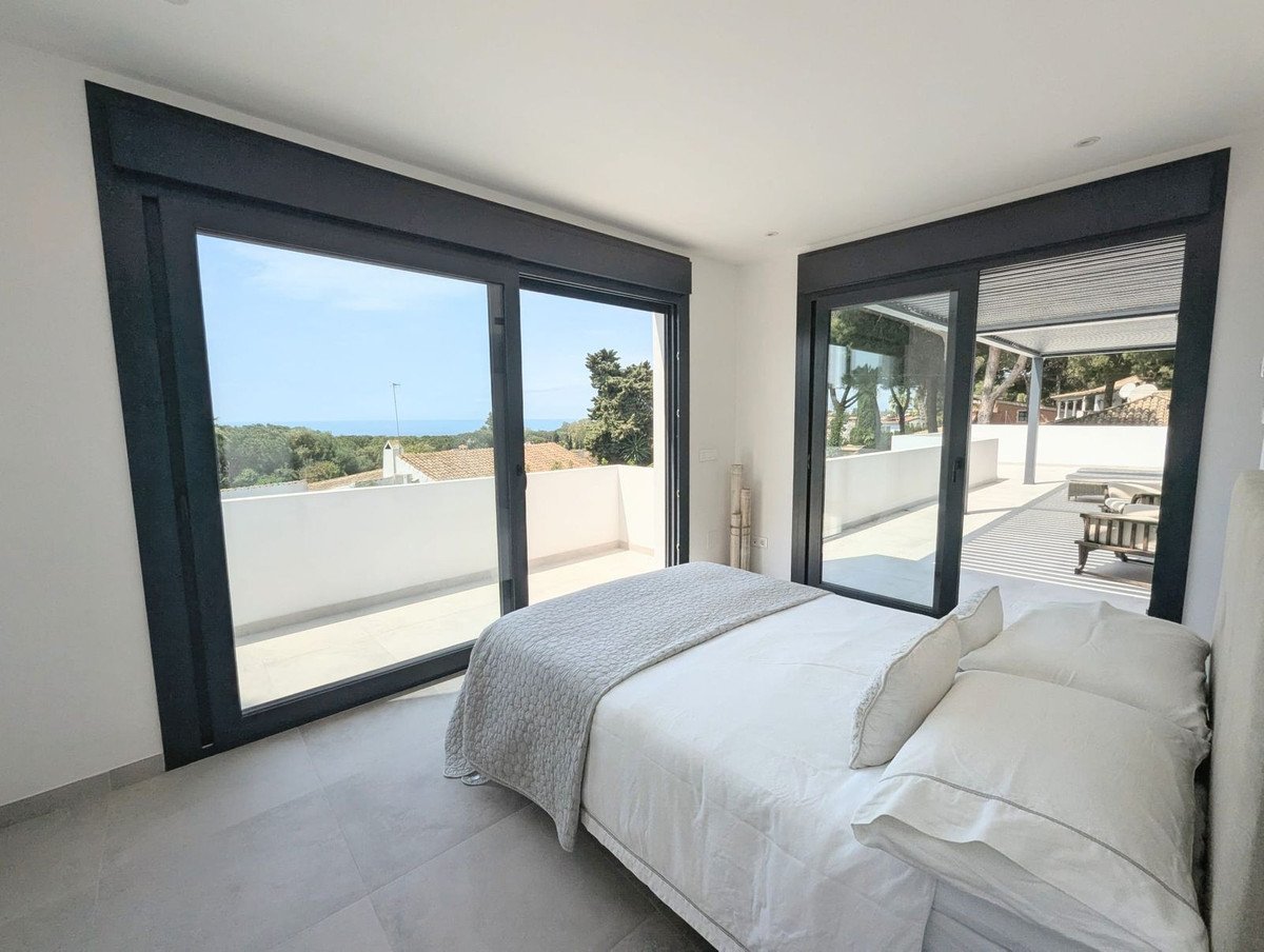 3 Bed Detached Villa in Artola
