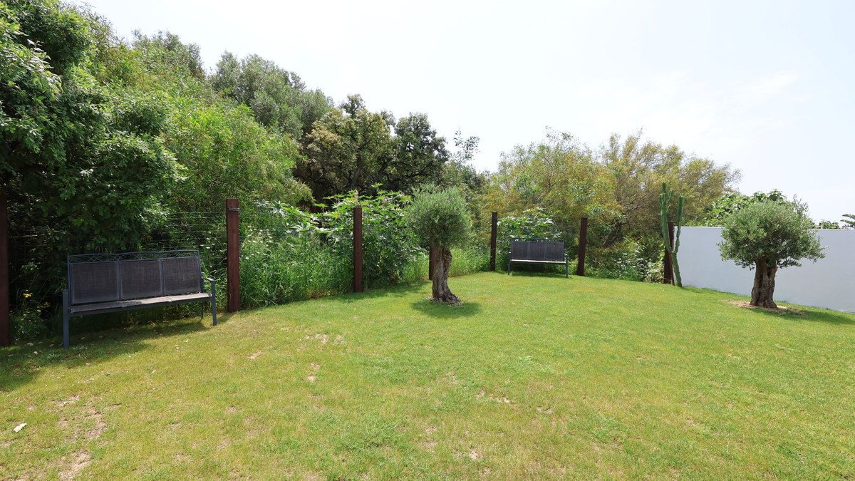 3 Bed Detached Villa in Artola