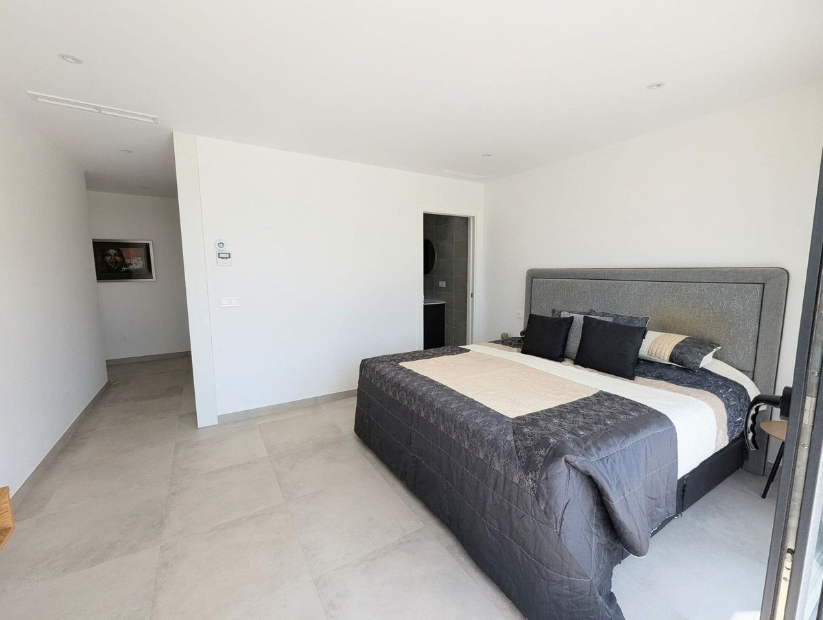 3 Bed Detached Villa in Artola
