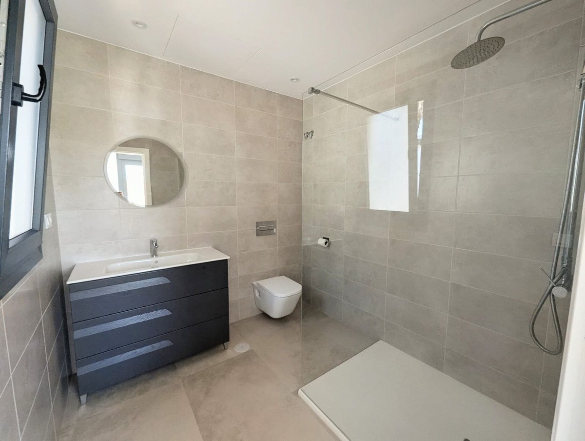 3 Bed Detached Villa in Artola