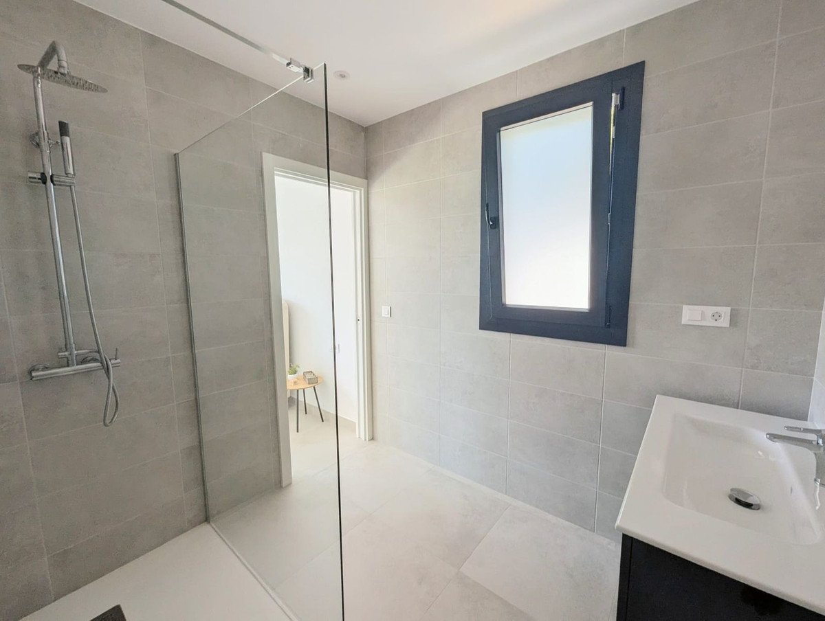 3 Bed Detached Villa in Artola