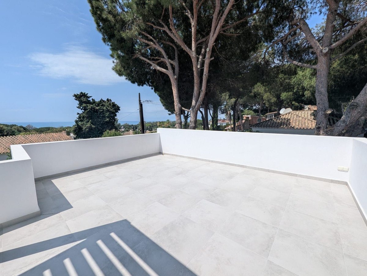 3 Bed Detached Villa in Artola
