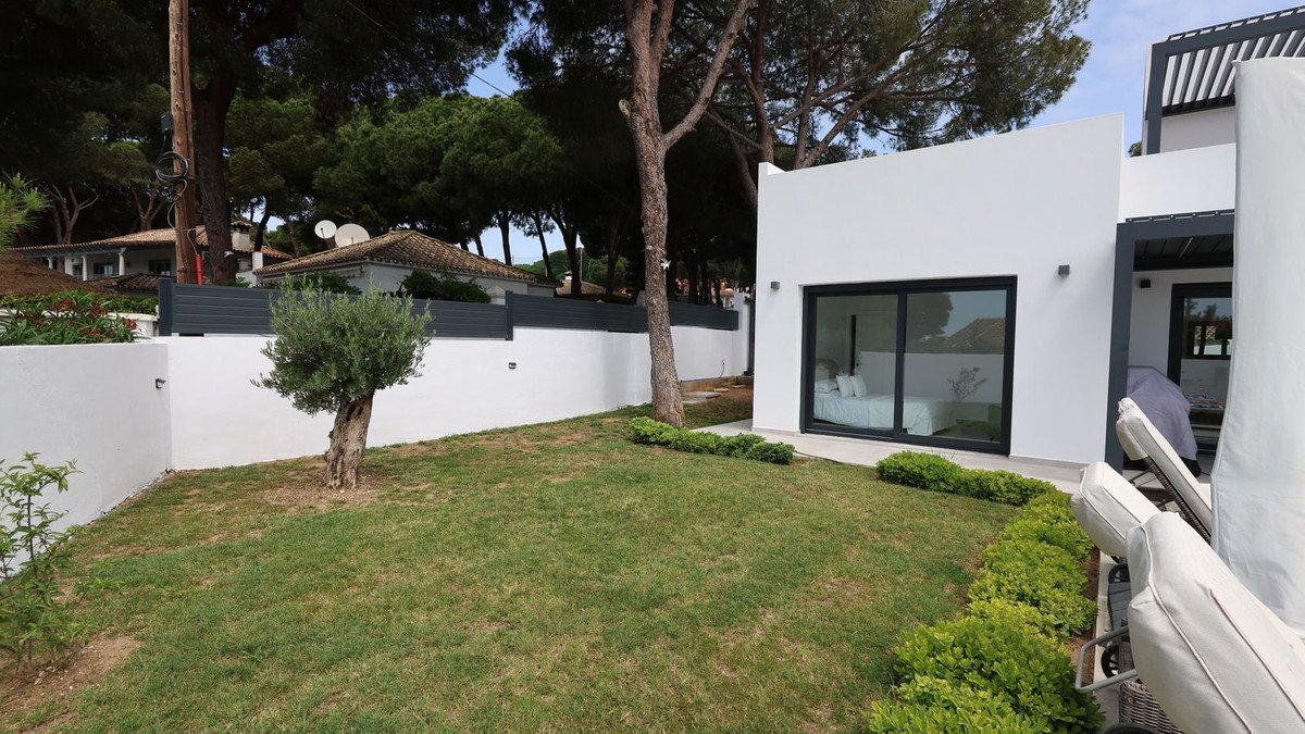 3 Bed Detached Villa in Artola