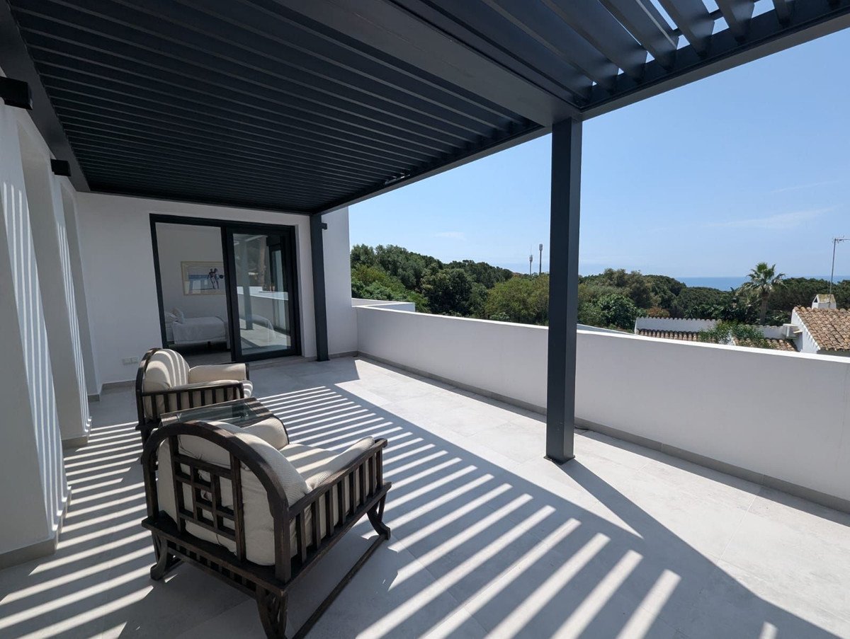 3 Bed Detached Villa in Artola